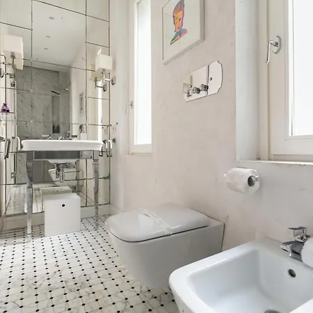 Luxury In Trastevere Апартаменты *